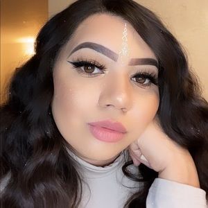 Meet your Posher, Selena